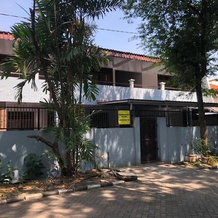 Oyo 90482 Rumah Oma Syariah Kupang  외부 사진