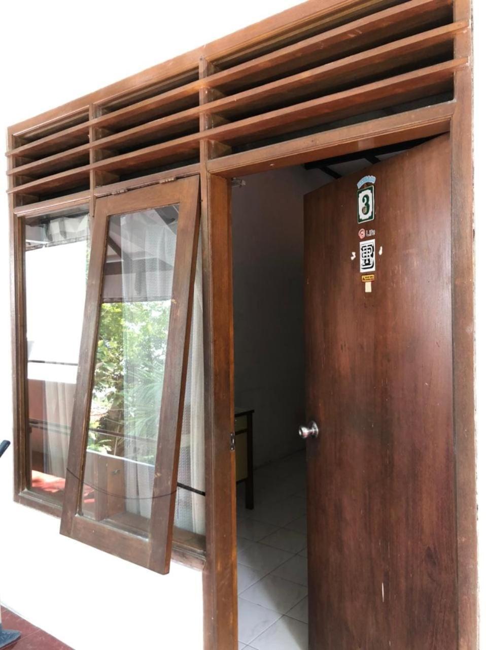 Oyo 90482 Rumah Oma Syariah Kupang  외부 사진