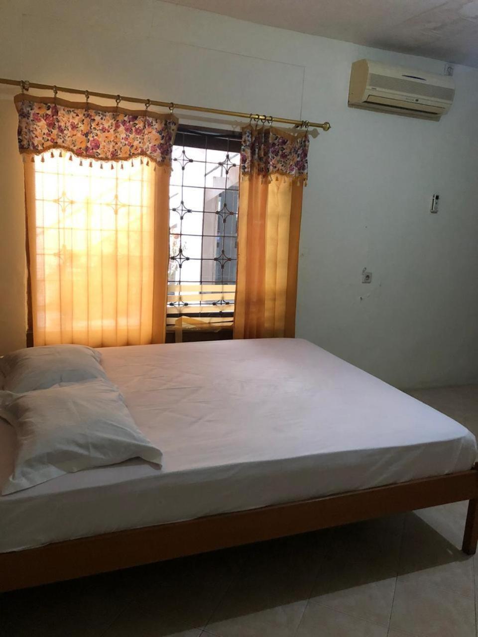 Oyo 90482 Rumah Oma Syariah Kupang  외부 사진